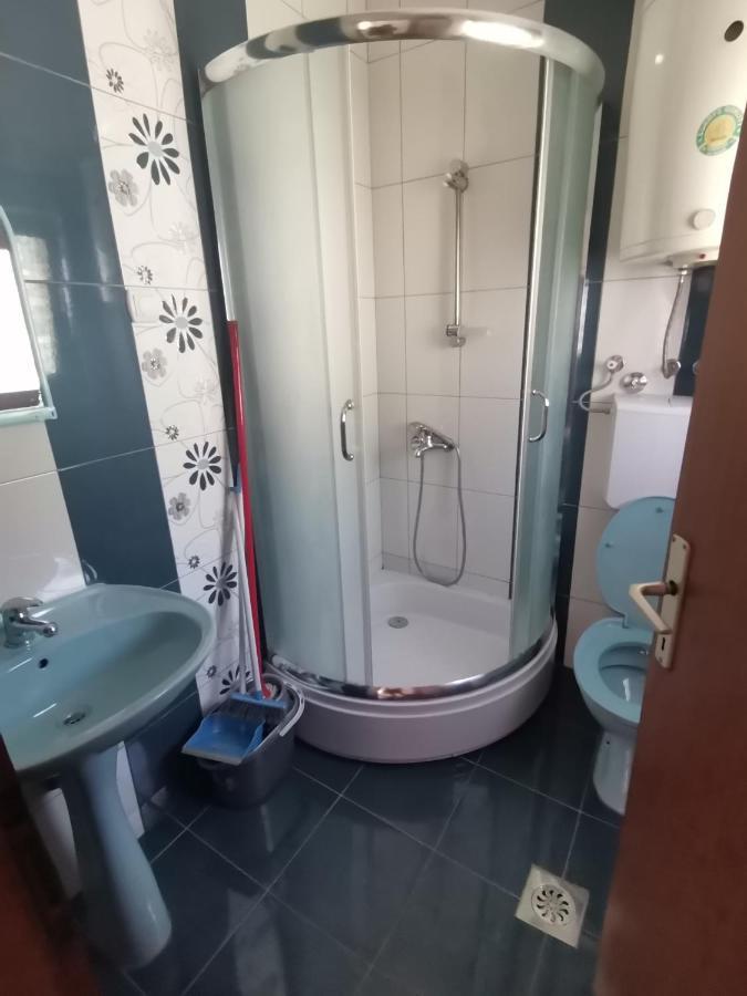 Guesthouse Zimovski Pestani Bagian luar foto