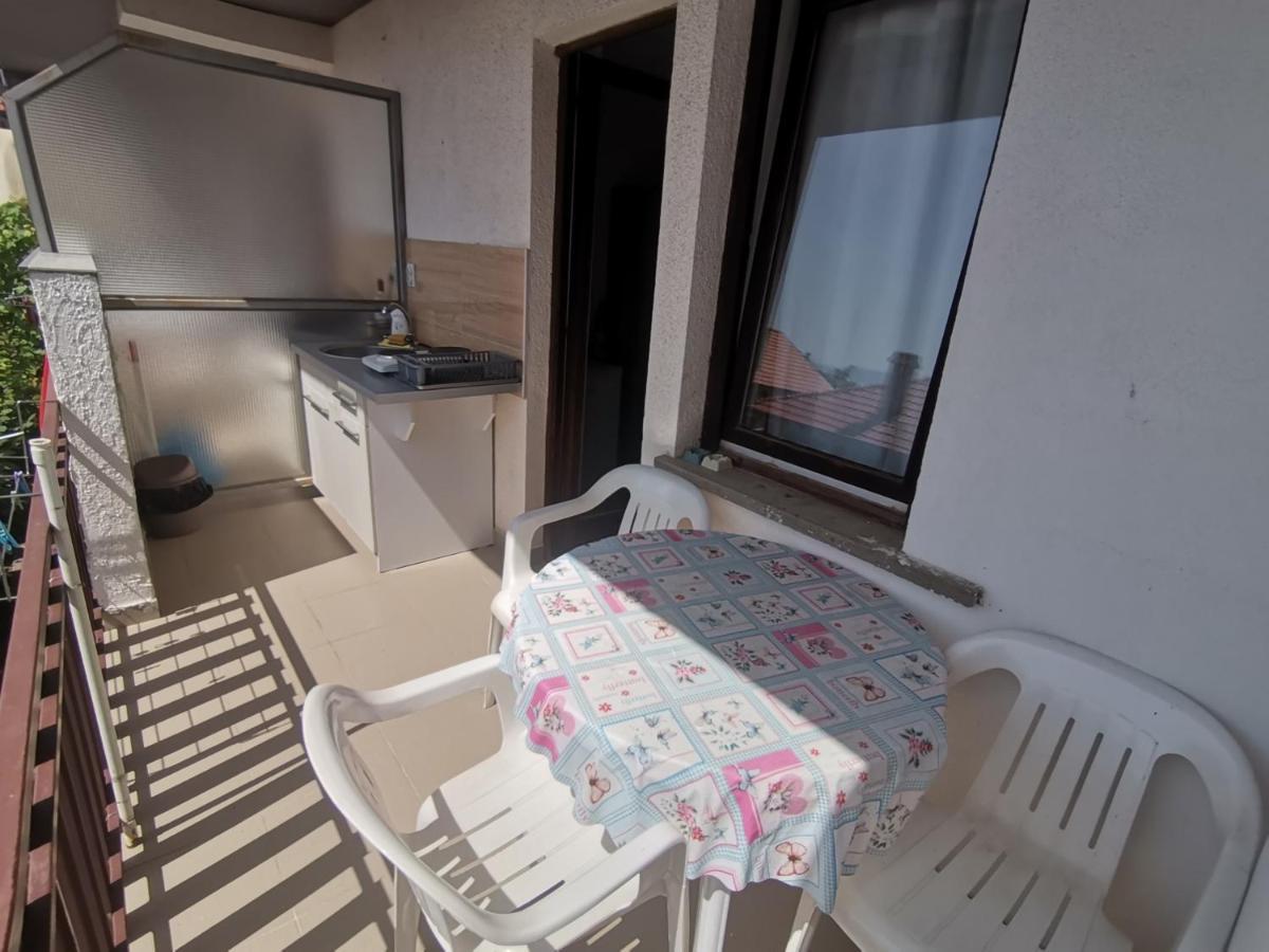 Guesthouse Zimovski Pestani Bagian luar foto