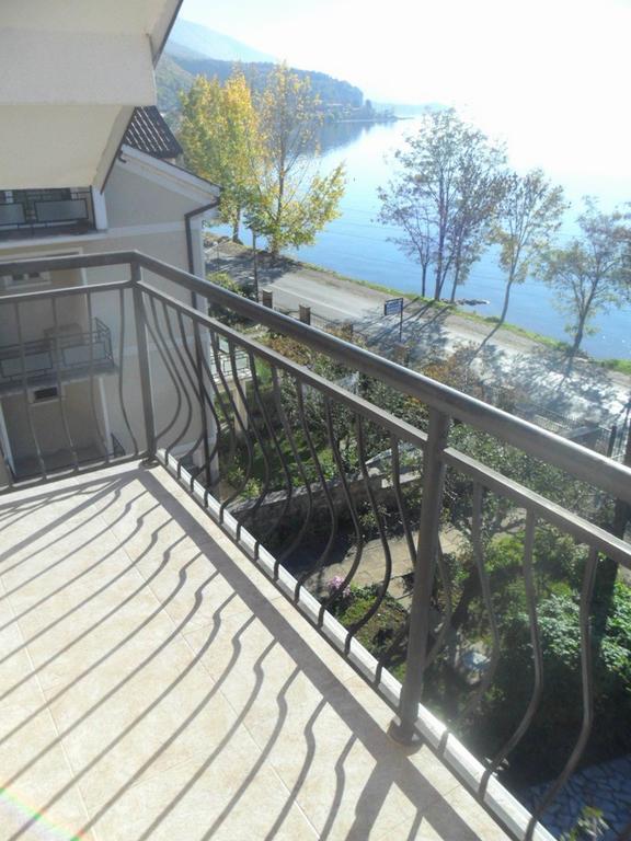 Guesthouse Zimovski Pestani Bagian luar foto