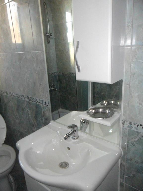 Guesthouse Zimovski Pestani Bagian luar foto