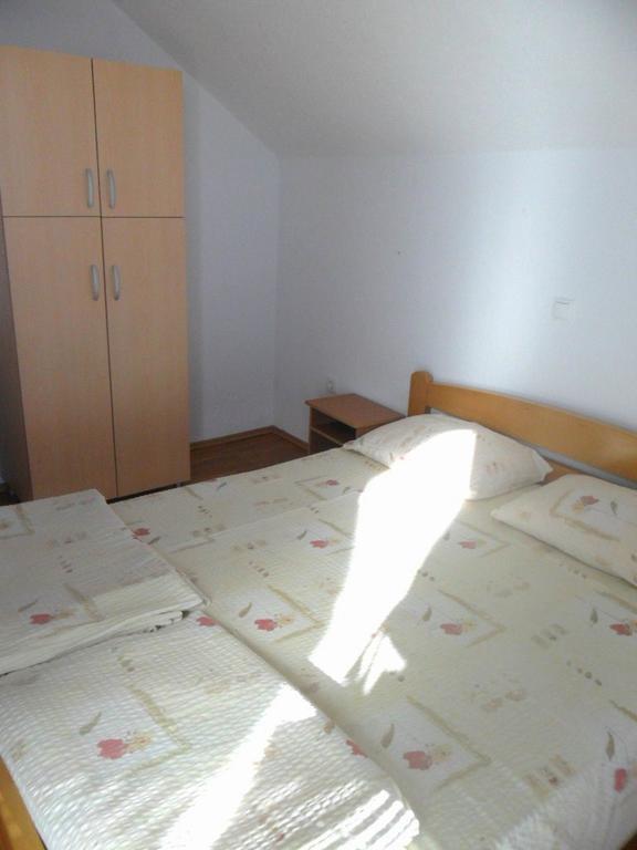 Guesthouse Zimovski Pestani Bagian luar foto
