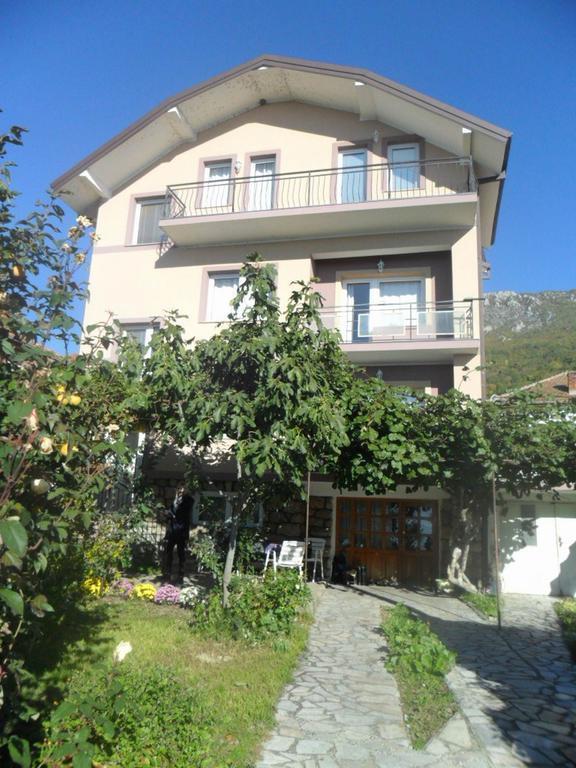 Guesthouse Zimovski Pestani Bagian luar foto