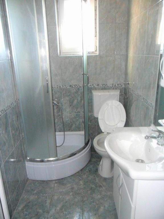 Guesthouse Zimovski Pestani Bagian luar foto