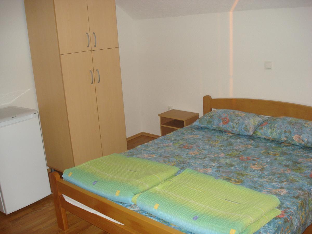 Guesthouse Zimovski Pestani Bagian luar foto